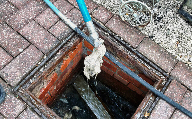https://plumberdaglish.com.au/uploads/2025/06/blocked-drains-598620.jpg
